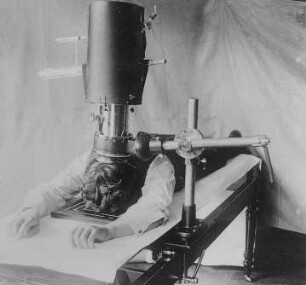 Röntgenphotographie des Schädels : Technikgeschichte | Physik | Elektrizität | Röntgenstrahlen