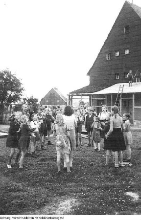 Altenberg, Zinnwald, Klügelhütte. Berliner Kinder zur Erholung auf der Hütte - Aktion der Volkssolidarität, um 1947