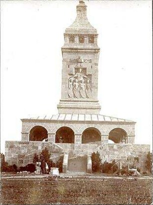 Fischer, Theodor; Berg am Starnberger See - Rottmannshöhe (Bayern); Bismarckturm - Fassadenansicht