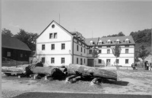 Ostritz. Zisterzienserinnenabtei Klosterstift St. Marienthal (um 1230 gegründet). Ehemalige Mühle (vor 1683, 19. Jh.; St. Franziskus-Haus). Blick vom Brauhaus