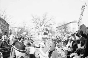 Freiburg: Freiburger Fasnet 1977 [Umzug, Brigitti Matrosen, Höllenzunft Kirchzarten]