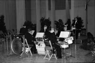 Donaueschingen: Donaueschinger Musiktage; Aufführung: Romanzen; drei Schlagzeuge, Klavier, Sopran