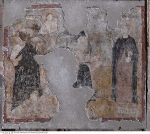 Reste eines Freskenzyklus, Thronende Madonna, flankiert von zwei Heiligen