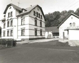 Gersdorf (Chemnitzer Land), Hauptstraße 193. Sogenannte Hessen-Mühle (1886/1900, 1904). Wohnhaus und Seitengebäude