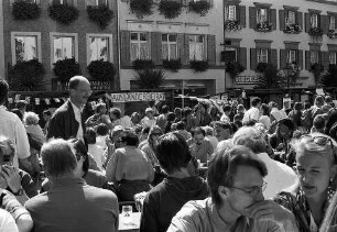 Freiburg im Breisgau: Ausländer-Markt auf dem Augustinerplatz