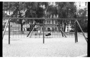 Kleinbildnegativ: Chamissoplatz, 1982