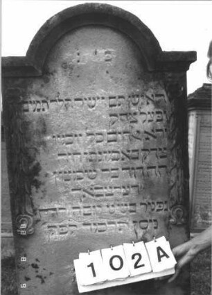 Grabstein 102A