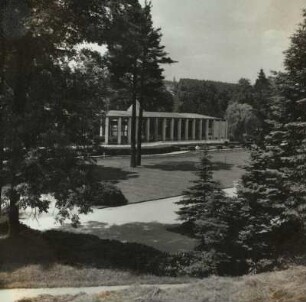 Bad Elster. Park mit Wandelhalle