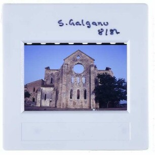 Chiusdino, Abtei S. Galgano : Ostfassade
