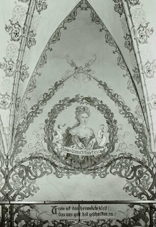 Ornamentale Wandmalerei mit Bildnismedaillons (Eleonore, Kurfürstin von Sachsen, geb. Prinzessin von Sachsen-Eisenach)