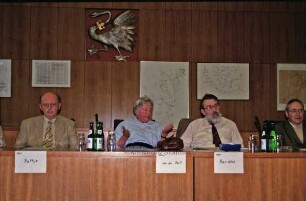 2. Stormarner Kulturforum "5 Tage im Mai: Kriegsende in Stormarn": Podiumsdiskussion im Kreistagssitzungssaal: Zeitzeugen im Gespräch