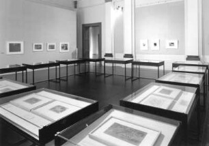 Dresden. Albertinum. Ausstellung "Willi Baumeister. Zeichnungen". Raumaufnahme Mosaiksaal. Empore