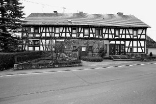 Einhof; Lautertal, Storndorfer Straße 18