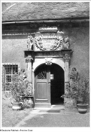 Meißen. Ehem. Augustiner-Chorherrenstift St. Afra. Schleinitzkapelle (um 1670). Portal