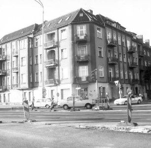 Berlin-Schöneweide, Fennstraße 31/Ecke Michael-Brückner-Straße. Wohnhaus mit Laden. Eckansicht