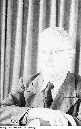 Dresden. Technischen Hochschule Dresden (ab 1961 Universität), Prof. Dr. Ing. Stamm, zuvor Direktor des Transformatoren- und Röntgenwerkes Dresden, 1954 & Dresden. Technischen Hochschule Dresden (ab 1961 Universität). Portraits von Professoren: Kurt Ernst Koloc (Rektor 1949-1953), Heidebroek, Stamm, Walter Frenzel, 1957