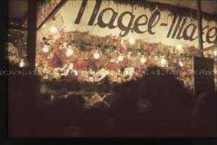 Stand auf dem Weihnachtsmarkt im Lustgarten