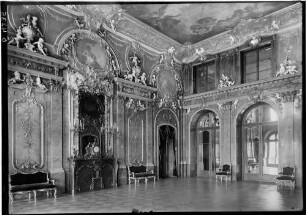 Karlsruhe Schloss 1. Obergeschoss Marmorsaal Ansicht Westwand