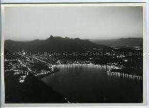 Copacabana bei Nacht, Rio de Janeiro, Brasilien