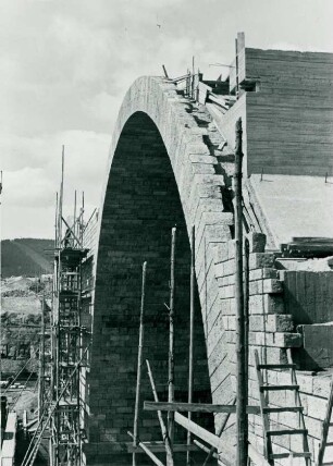 Reichsautobahn-Brücke über der Saale, Deutschland, 1937-1938