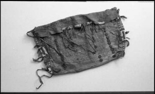 Freiburg: Völkerkundemuseum, Tabakbeuteltasche, Schwarzfußindianer