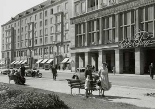 Café Prag : Dresden, Altmarkt, Wohn- und Geschäftshaus mit Café Prag (428 Plätze)