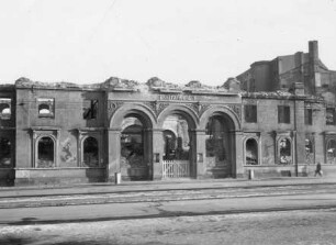 Zerstörte Hauptpost am Augustusplatz