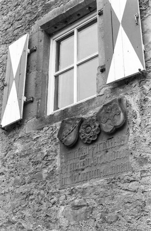 Burg Hessenstein (Burg, Buchsteinmauerwerk); Vöhl, Burg Hessenstein, Graben