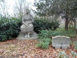 Trümmerfrau; Berlin, Neukölln