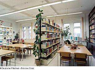 Sächsische Landesbibliothek - Staats- und Universitätsbibliothek Dresden. Zweigbibliothek Maschinenwesen, Teilbibliothek Werkstoffwissenschaft, Festkörpermechanik und Maschinenelemente. Lesesaal mit Zeitschriftenauslage und Freihandaufstellung : Dresden-Südvorstadt, Helmholtzstraße 7 (Berndt-Bau der TU Dresden). Sächsische Landesbibliothek - Staats- und Universitätsbibliothek Dresden. Zweigbibliothek Maschinenwesen, Teilbibliothek Werkstoffwissenschaft, Festkörpermechanik und Maschinenelemente. Lesesaal mit Zeitschriftenauslage und Freihandaufstellung