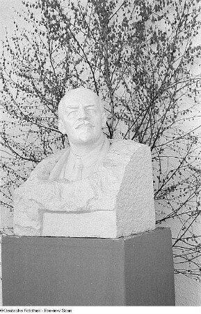 Büste von Lenin