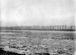 Leipzig: Elsterbecken : das Eis bricht auf