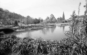 Freiburg: Stadtgarten, Blick über Teich zum Münster