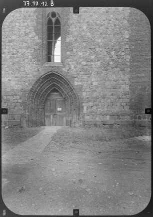 Neubrandenburg. Stadtkirche St. Marien. Portal (Westfassade)