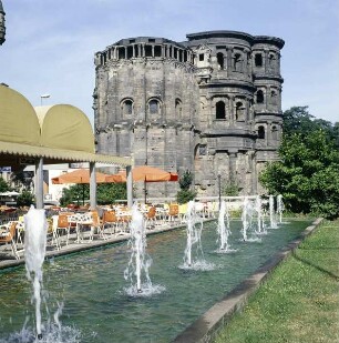 Trier. Porta Nigra, von Nordosten