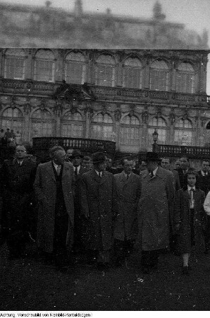 Dresden. Wjatscheslaw Michailowitsch Molotow, Außenminister der UdSSR während seines Besuches in Dresden, Oktober 1954 & Dresden. Besuch Modrows in Dresden, Oktober 1954