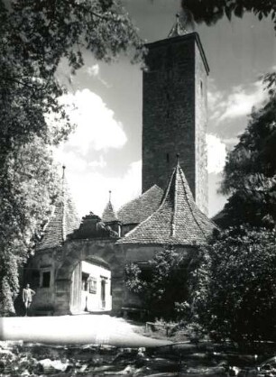 Rothenburg ob der Tauber. Burgtor. Feldseite