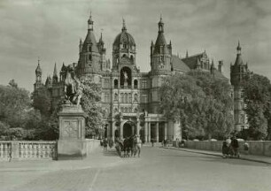 Schwerin, Straßenbrücke