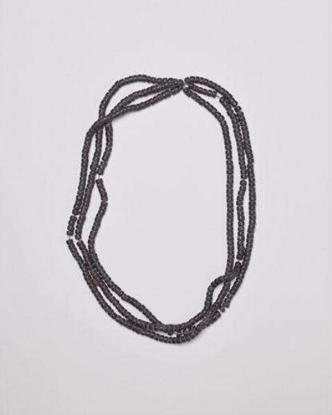 Collier, plusieurs rangs, noir