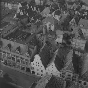 Stralsund. Blick von Turm der Nikolaikirche über die Dächer der Altstadt Richtung Kütertor und Knieperteich