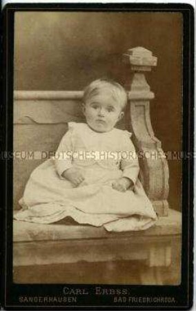 Sitzender Säugling, Carte de Visite