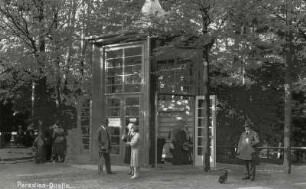 Dresden-Weißer Hirsch. Paradies-Quelle im Kurpark