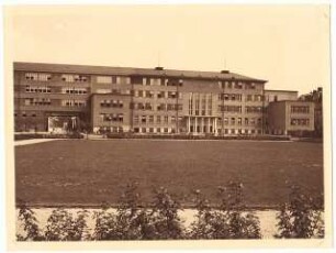 Marktplatz, Hindenburg: Marktplatz mit Rasenfläche