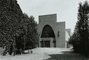 Güstrow, Grüne Straße 25. Katholische Kirche Sankt Mariae Himmelfahrt (1928-1929; P. Korff). Ansicht von Südwesten