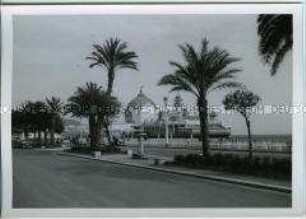 Promenade des Anglais, im Hintergrund das Kasino Jetée-Promenade, Nizza