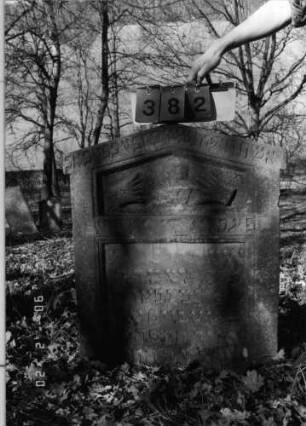 Grabstein 382