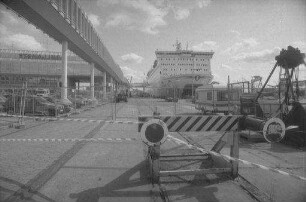 Kiel: Landungssteg, seitlich, Vordergrund Puffer