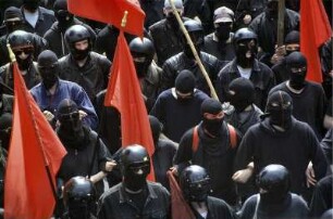 Gegendemo zum FAP-Treffen beim Rechtsextremisten Thorsten Heise in Northeim, am 16.07.94 in Göttingen. (Autonome Antifa (M))