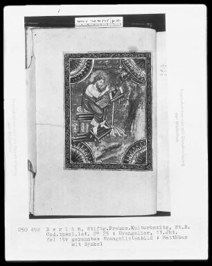 Evangeliar — Evangelist Matthäus, Folio 15verso