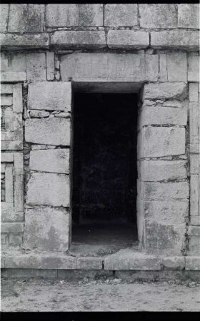 Chichen Itza, Las Monjas, Doorway (CHN: DW., Str. 4C1)